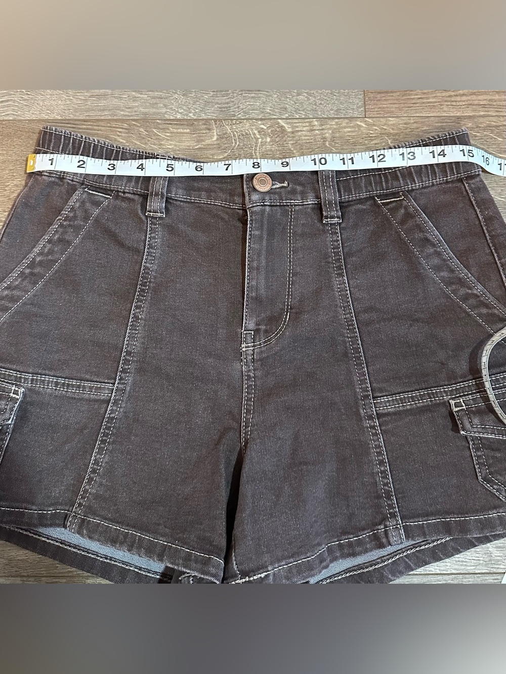 Dark Brown Cargo Shorts Size Small - Picture 5 of 10